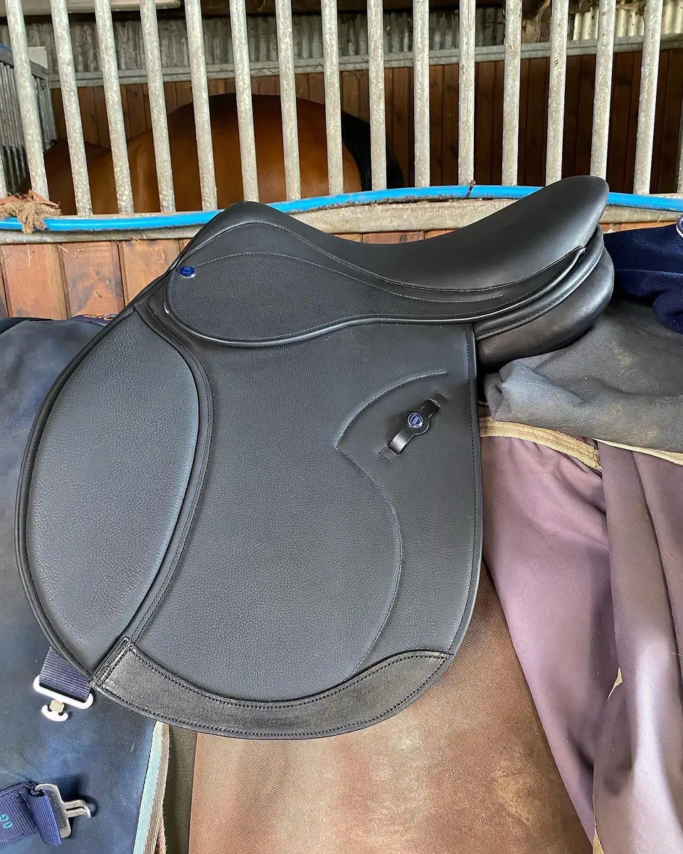 A finished Caroline GP saddle