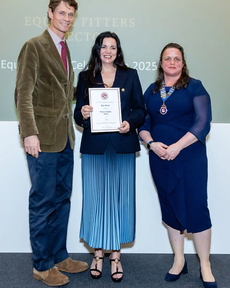 Kate with William Fox-Pitt and SMS President Catherine Baker, holding her certificate
